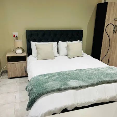 The Corner Nest at Constantia Kloof with backup Wi-Fi
