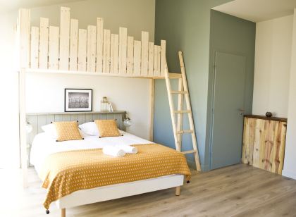 Georges Hostel & Café
