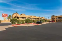 Econo Lodge Hesperia - Victorville I-15 - parking