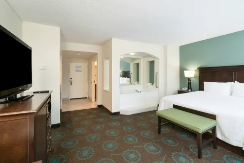 Hampton Inn & Suites Mooresville/Lake Norman - Parkplatz