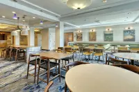 Fairfield Inn & Suites Woodbridge - breakfast