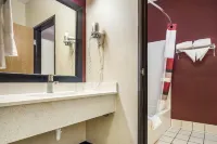 Red Roof Inn St Louis - Troy, IL - Motels