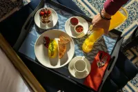 Dearborn Inn, Autograph Collection - breakfast