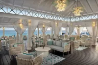 Sea Breeze Beach House All Inclusive by Ocean Hotels - parking