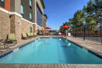 Hampton Inn Fresno Airport - Pools