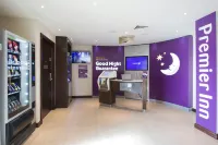 Premier Inn Honiton - Parking