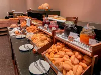 DoubleTree by Hilton Trujillo - breakfast
