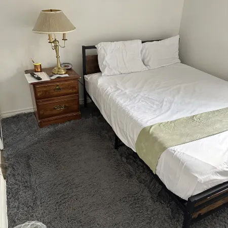 Comfortable & Cozy Private Room in a Shared House