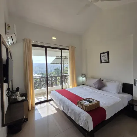 Cloud Green Resort & Spa