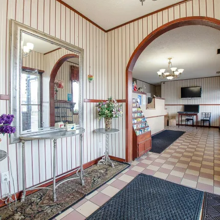 Hotel O Daylight Inn Elkhart I-90, IN