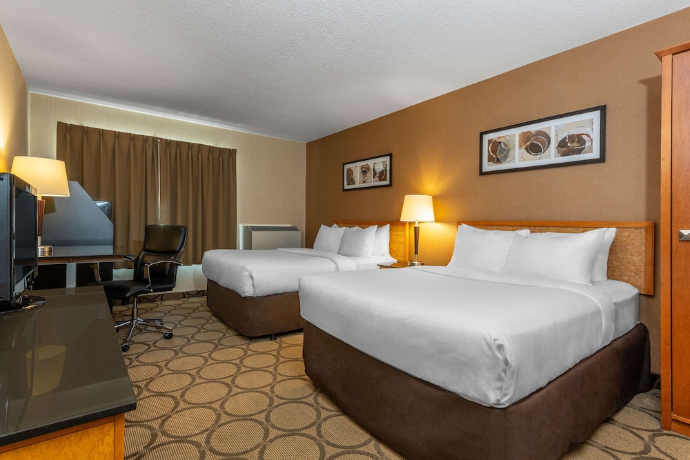 Comfort Inn Highway 401