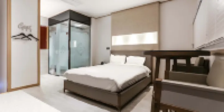 Hotel Rafine - Camera Doppia