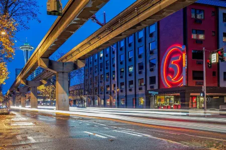 Staypineapple, Hotel Five, Downtown Seattle