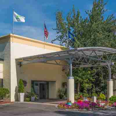 Holiday Inn Hotel & Suites Nashua, an IHG Hotel Hotel Exterior