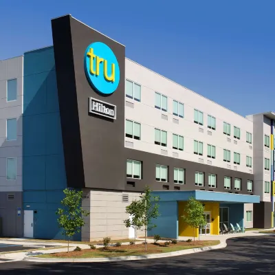 Tru by Hilton Tallahassee Central Hotels near Optimist Park