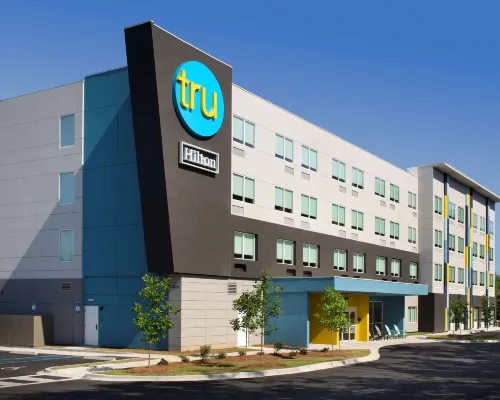 Tru by Hilton Tallahassee Central Hotels near Optimist Park
