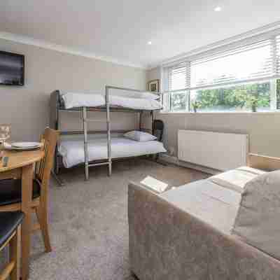 Beautiful apartment ac up to six,12 min by tube from Oxford street,AC Rooms