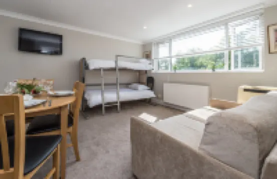 Stylish Apartment 12 Minutes by Tube from Oxford Street Free Wifi and AC