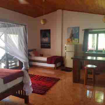 Tropical Beach House, Hikkaduwa Rooms