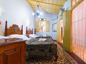 Casa Sarahi, Room 2, a beautiful and comfy bedroom at Trinidad's heart