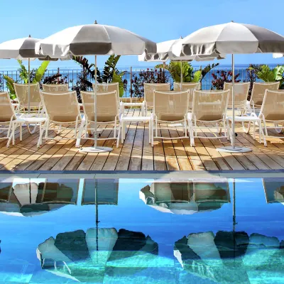 Grand Hotel Des Sablettes Plage, Curio Collection By Hilton Hotels in der Nähe von Le Parc de la Navale