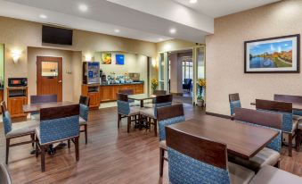 Comfort Suites Eugene