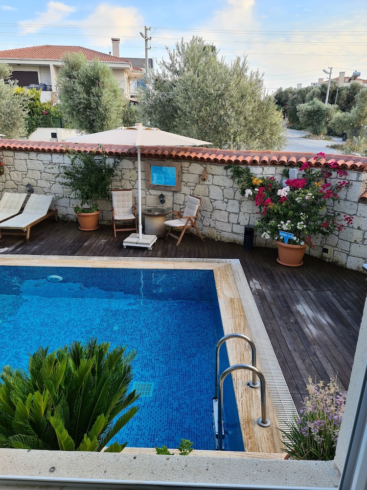 Tarcin Alacati Otel - Adults Only