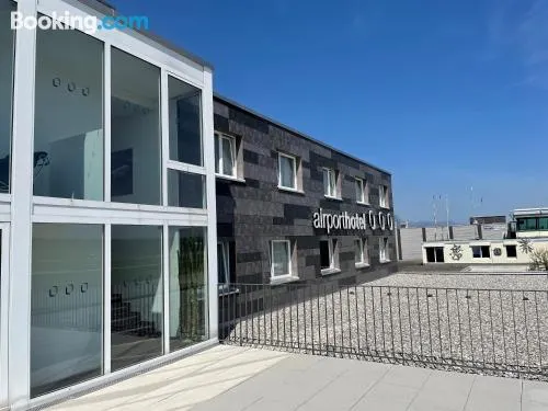 格倫興機場酒店