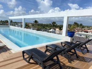 Aventura Deluxe Suites Rooftop Pool