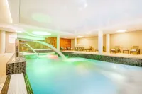 DoubleTree by Hilton Krakow - Pools