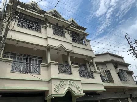 Hotel Devika Отели в г. Дибрагарх