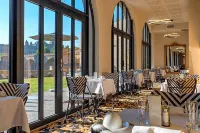 Hotel du Roi & Spa by Sowell Collection - Spor Salonu