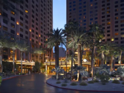 Hilton Grand Vacations Club on The Las Vegas Strip Hotels near Count's Kustoms