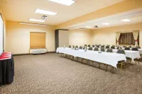 Ramada by Wyndham des Moines Tropics Resort & Conference Ctr