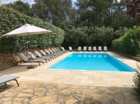 Family Apartment, 2-8 People, in Provence Mas 16th Cent., Pool, Garden, Parking - Homestays