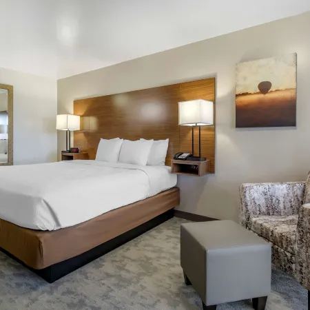 Best Western Plus Lake Front Hotel
