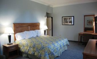 Marina Inn & Suites - Housity
