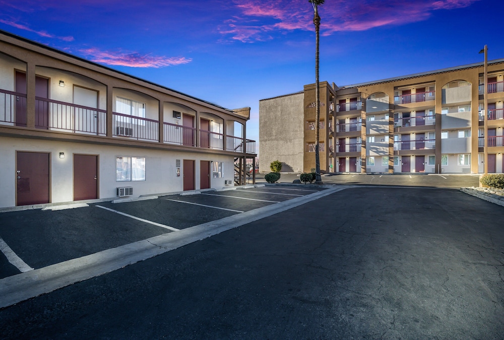 Red Roof Inn Plus+ Chula Vista