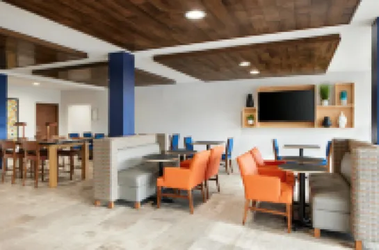 Holiday Inn Express & Suites SALEM by IHG Hoteles en Salem