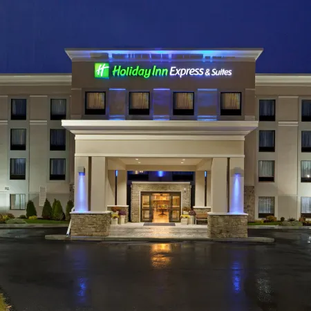 Holiday Inn Express & Suites MALONE by IHG