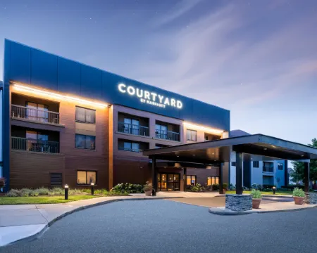 Courtyard Columbus Airport Hotels in Columbus