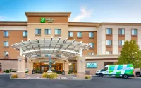 Holiday Inn & Suites SALT LAKE CITY-AIRPORT WEST by IHG - Pet Friendly