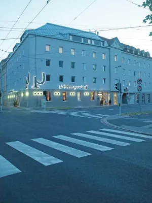 B&B HOTEL Linz City-Ost Hotels in der Nähe von Limousinen Linz