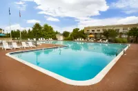 Clarion Hotel & Suites - Convention Center Fredericksburg - 2-Star