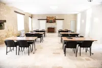 Château Laroche Ploquin, The Originals Relais - Bữa sáng