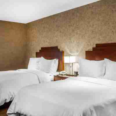 The Woodlands Inn Rooms