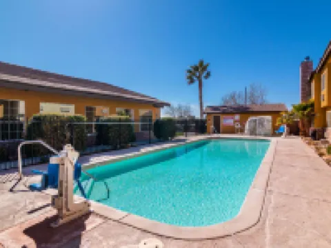 コンフォート イン & スイーツ モハーヴェ モハーベのホテル