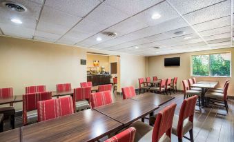 Comfort Inn & Suites Fairborn Near Wright Patterson AFB