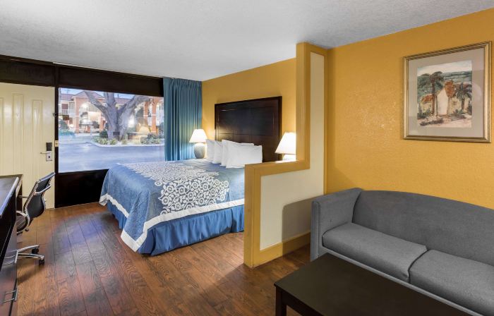 Days Inn & Suites by Wyndham Port Richey