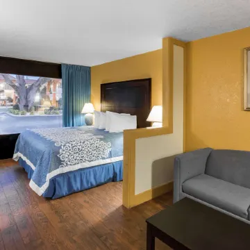 Days Inn & Suites by Wyndham Port Richey